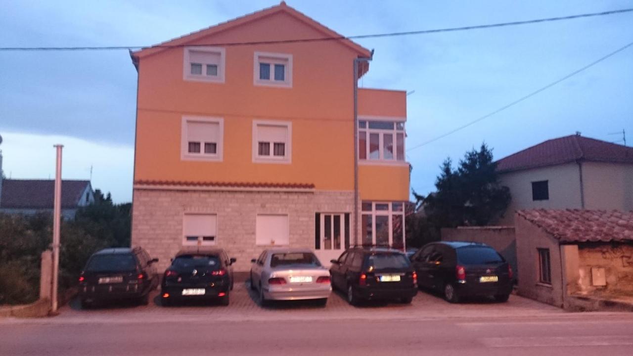 Apartments With A Parking Space Kastel Kambelovac, Kastela - 21645 Exterior foto